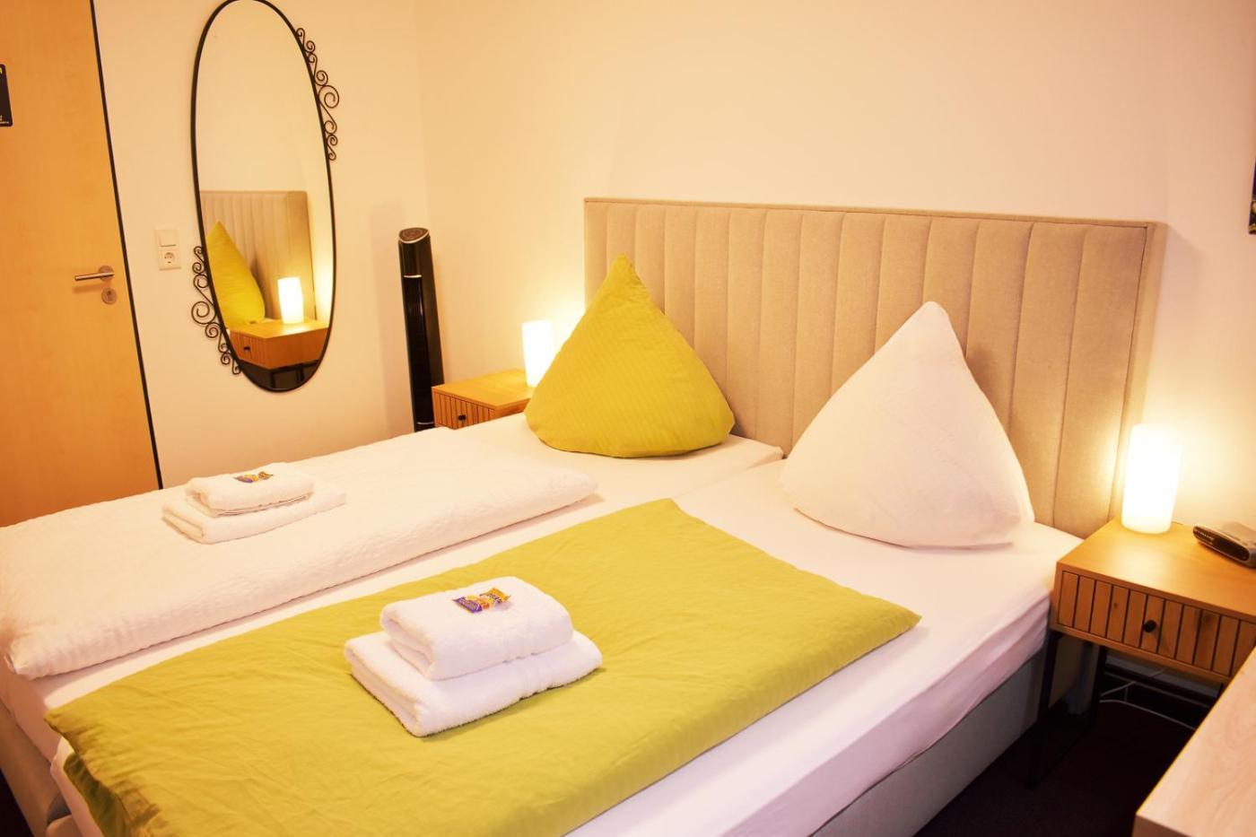 Hotel Emmerich Виннинген Номер фото